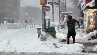 Click to play video 'Powerful winter storm pounds northeastern U.S., Atlantic Canada'