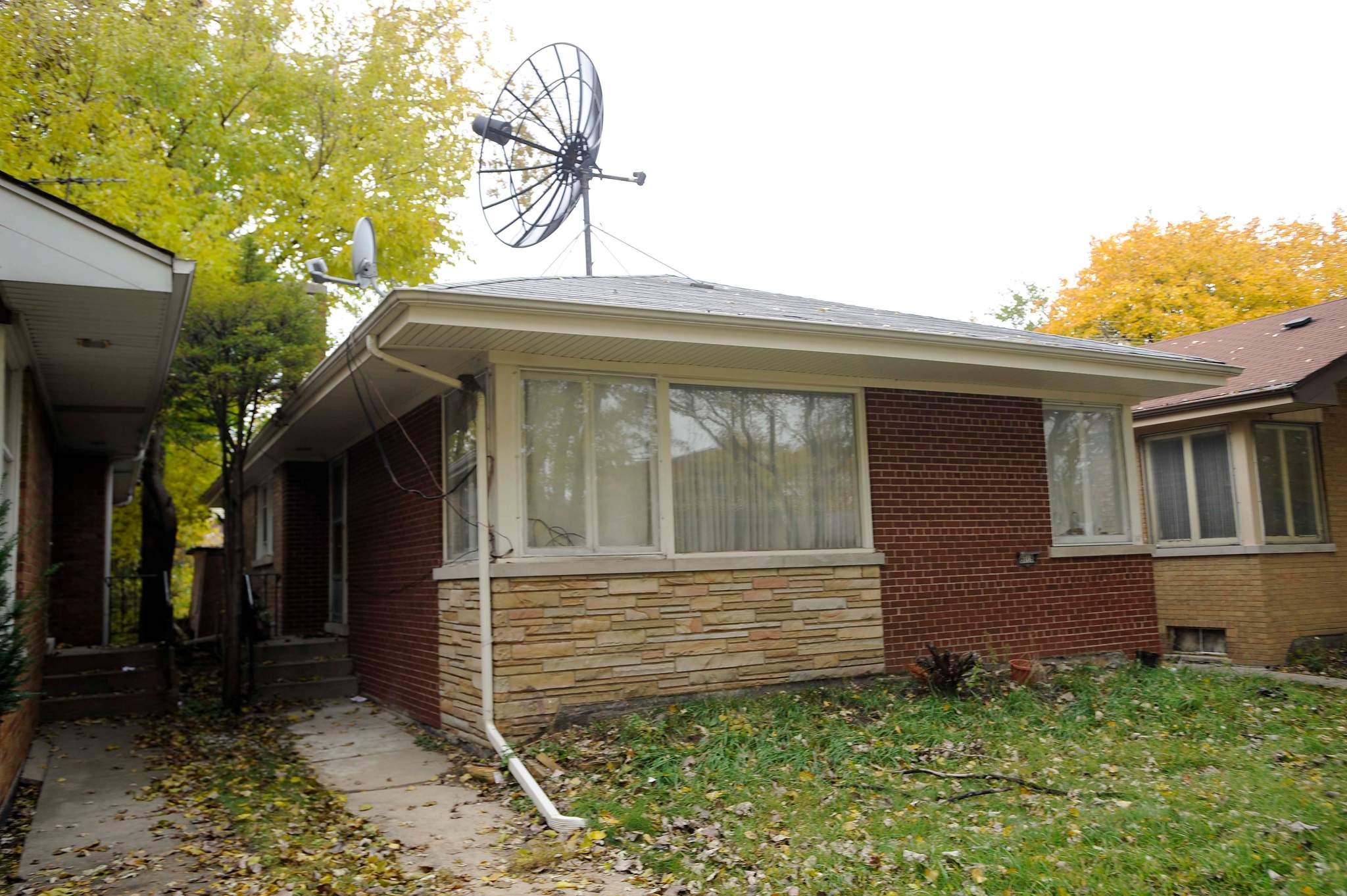 Tahawwur Rana Hussain obtained Canadian citizenship by claiming he lived in Ottawa when the RCMP alleged he was actually residing at this Chicago home. (AP Photo/Paul Beaty)